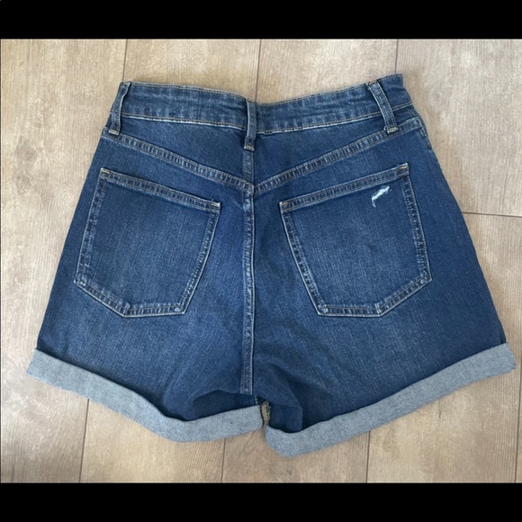 GAP DENIM SHORTS NEW SIZE 6 - Picture 2 of 2
